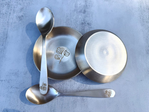 Kansa dessert bowl set with engraved floral motif and matching spoons on top
