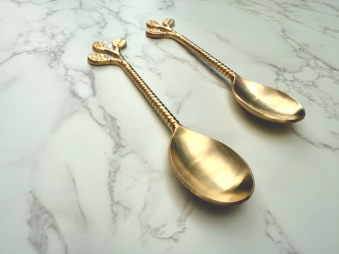 Leaf Bloom brass spoon set with handcrafted leaf handle design side