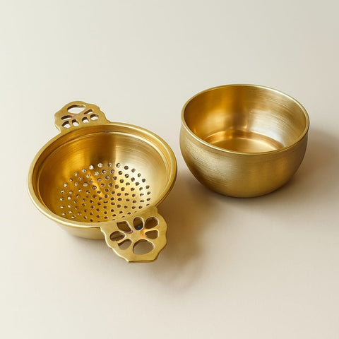 Lotus Pour Brass Tea Strainer Set